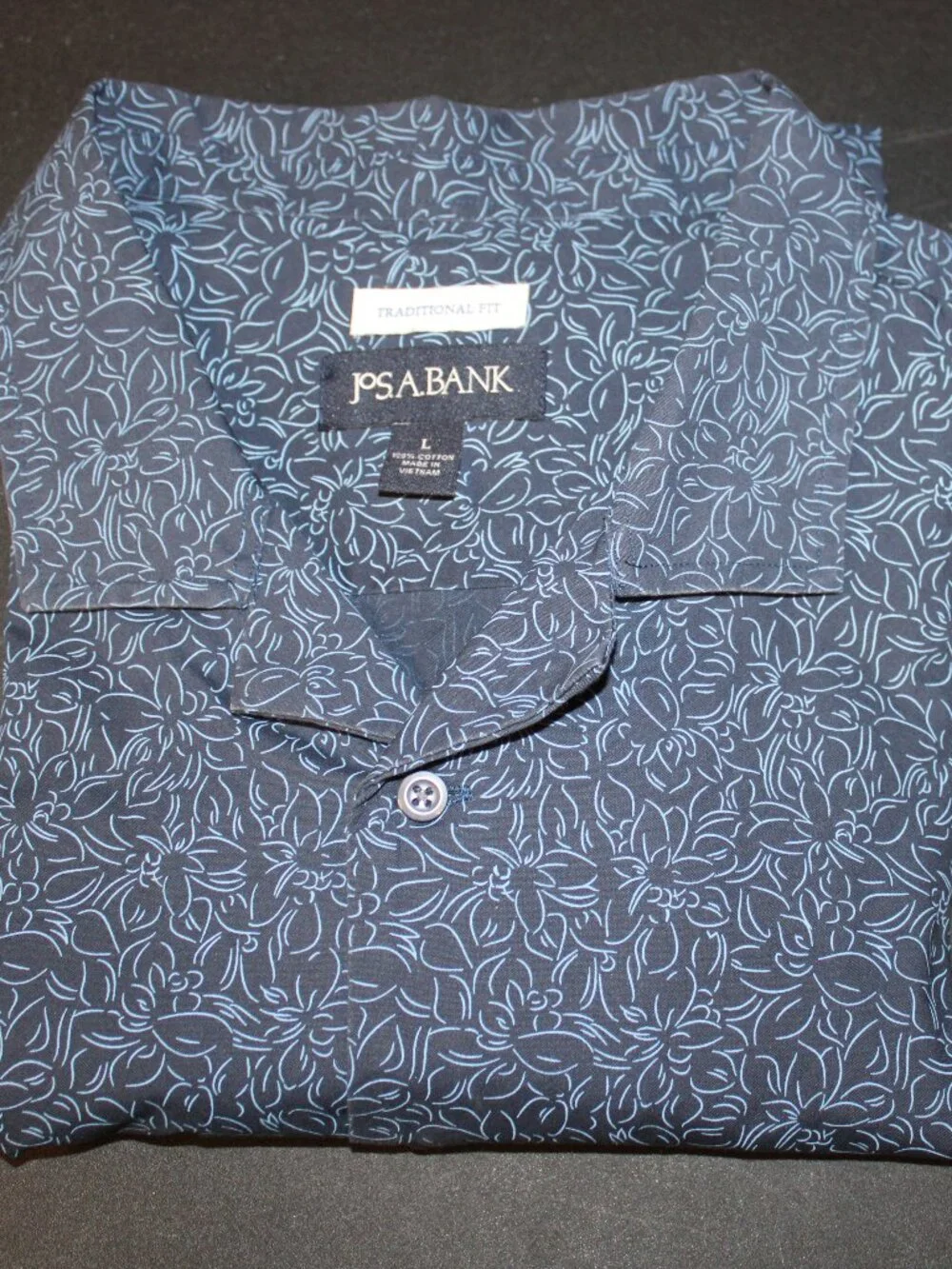 JoS A bank traditional fit Men's buttoned down short sleeve dress shirt size L